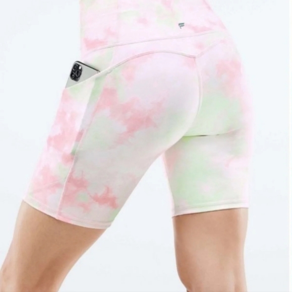 NEW! Fabletics Set - Picture 3 of 6